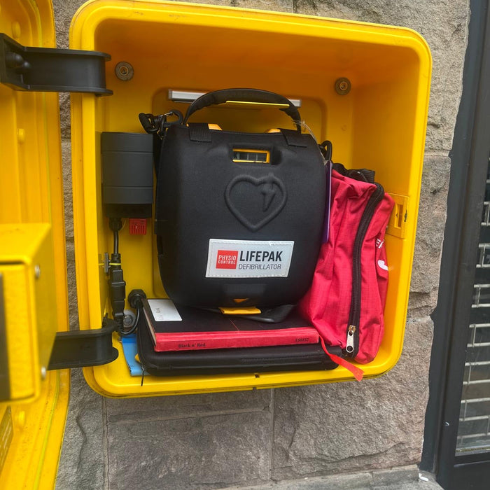 Automatic vs Semi-Automatic Defibrillators: Which one is right for your needs?